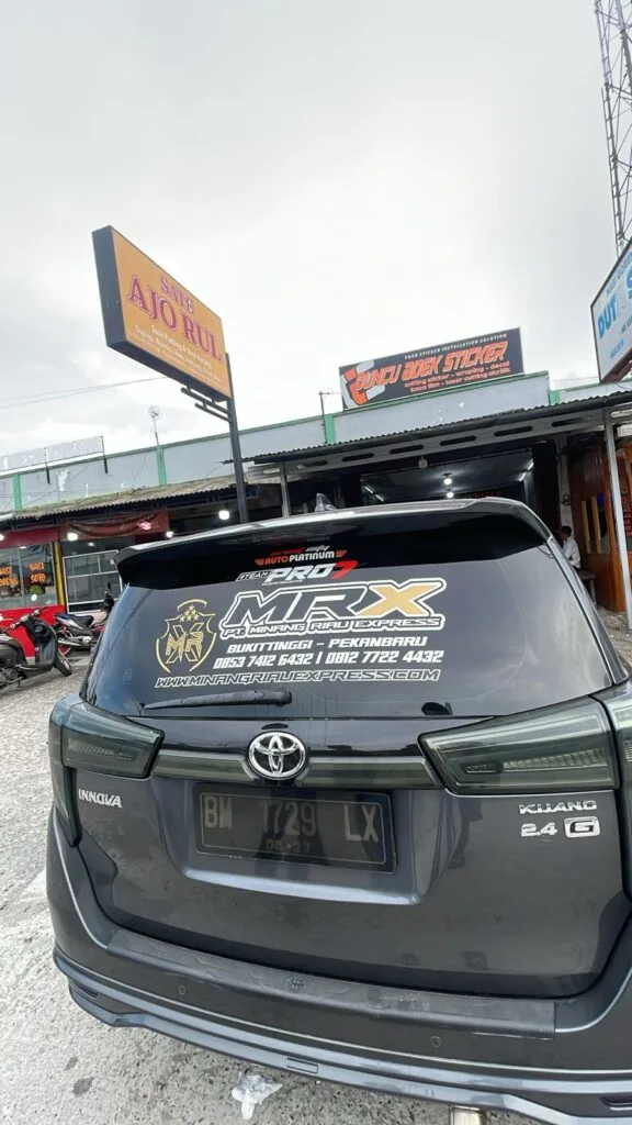 Pemasangan Stiker